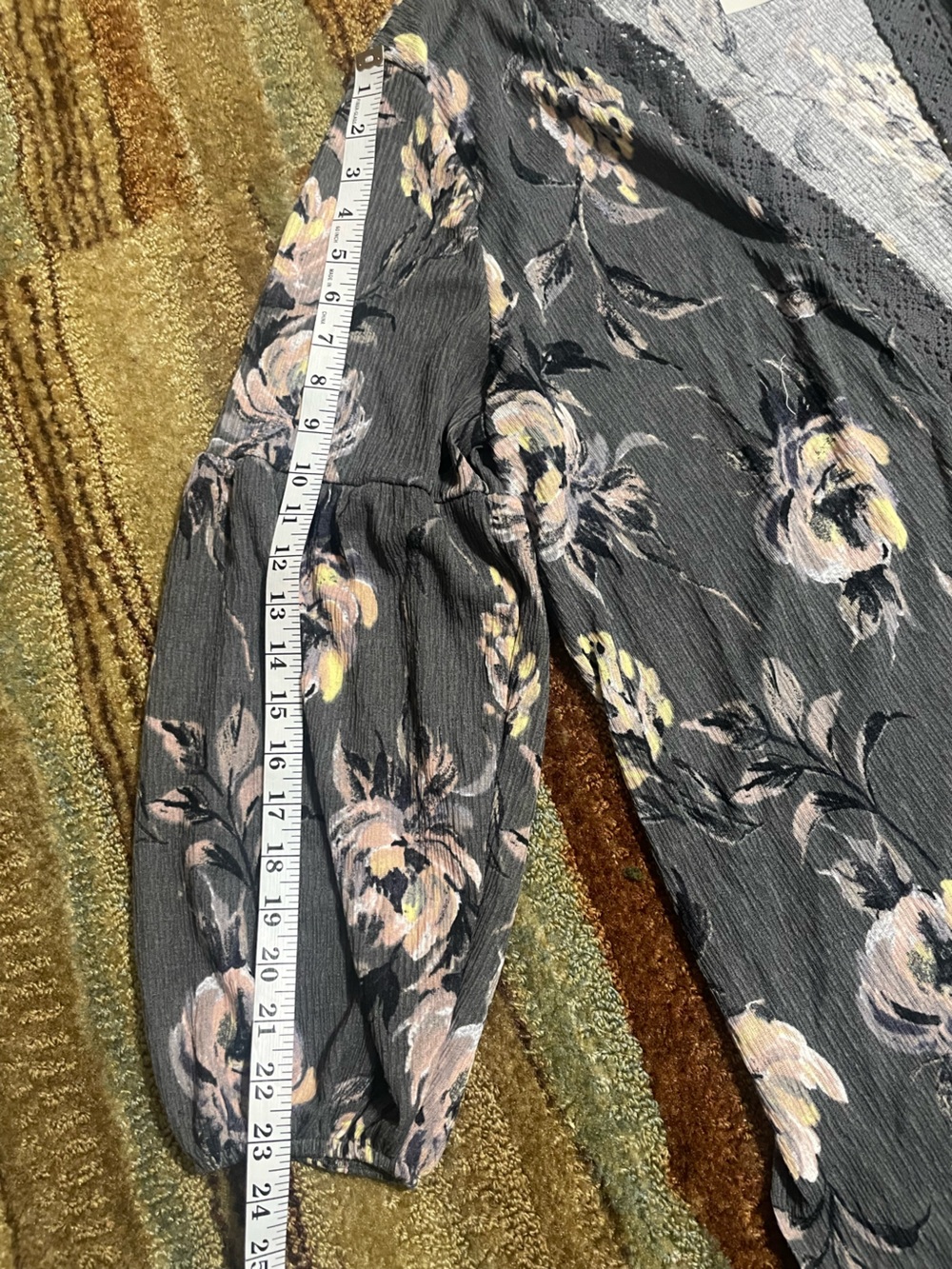 Maurices Gray Floral Crochet Trim Kimono size 2X NWT boho festival romantic - Picture 14 of 14